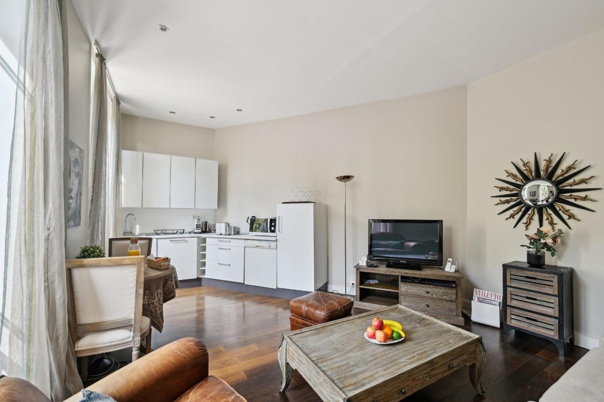 Champs-Elysees & Arc De Triomphe - Cityapartmentstay Париж Екстер'єр фото