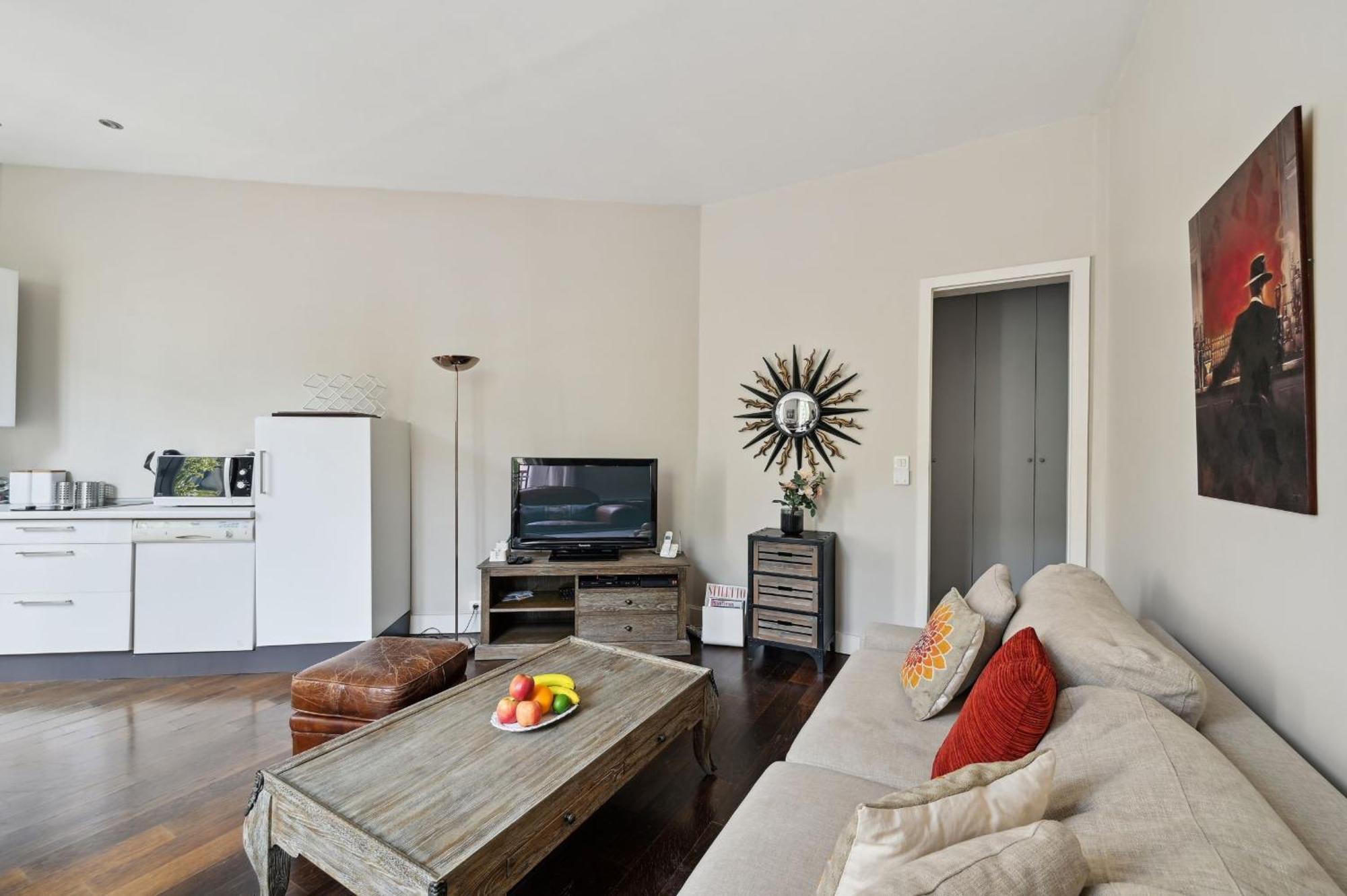 Champs-Elysees & Arc De Triomphe - Cityapartmentstay Париж Екстер'єр фото